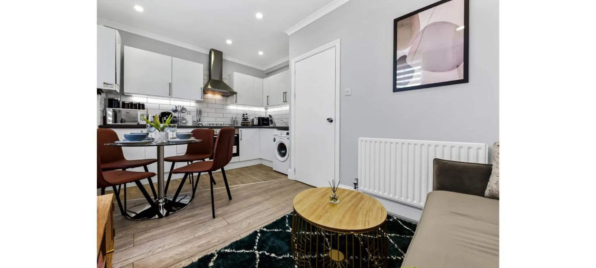 Southwark Serenity: Cozy Flat With Balcony London Apartment
