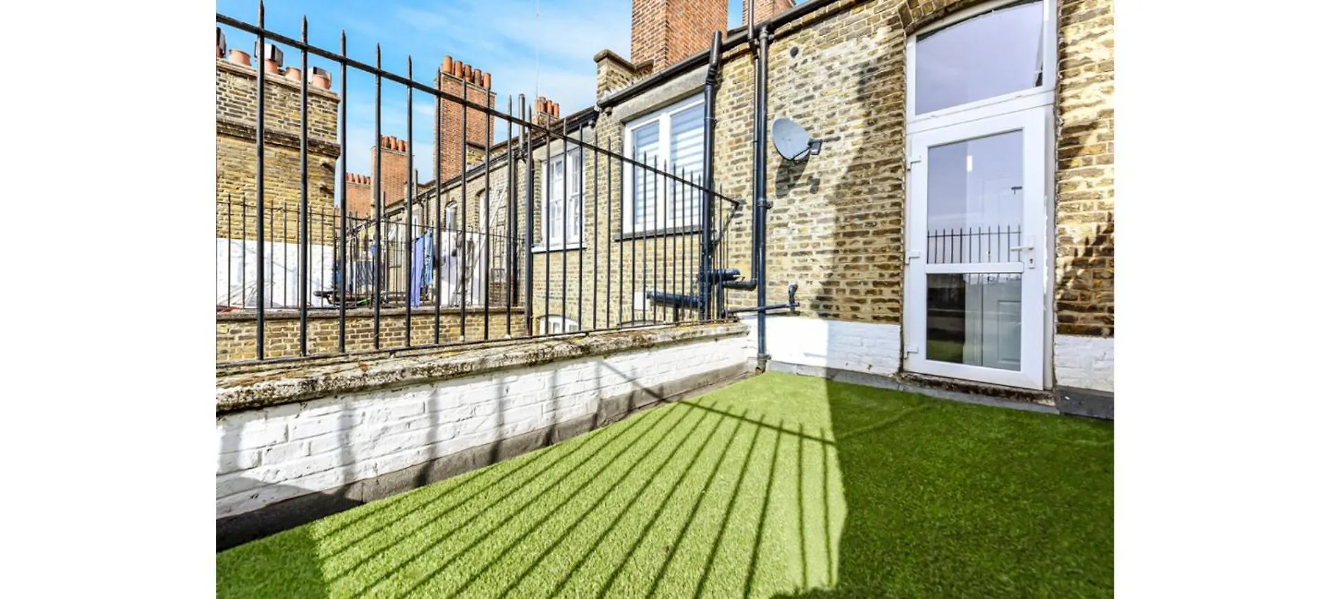 Apartment Southwark Serenity: Cozy Flat With Balcony London